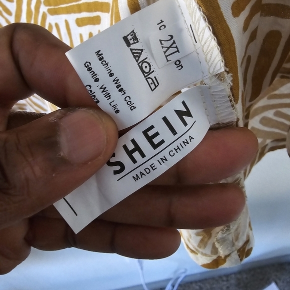 SHEIN Blouse Womens 2X Mixed Print Tropical Wooden Detail Buttons Flare … - Picture 10 of 11